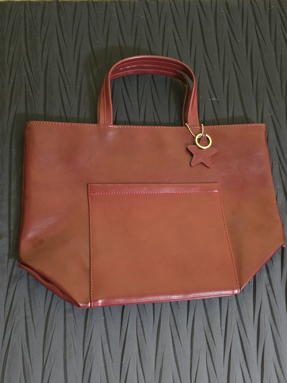 Estee Lauder Red Tote with Star Charm - Picture 2 of 10